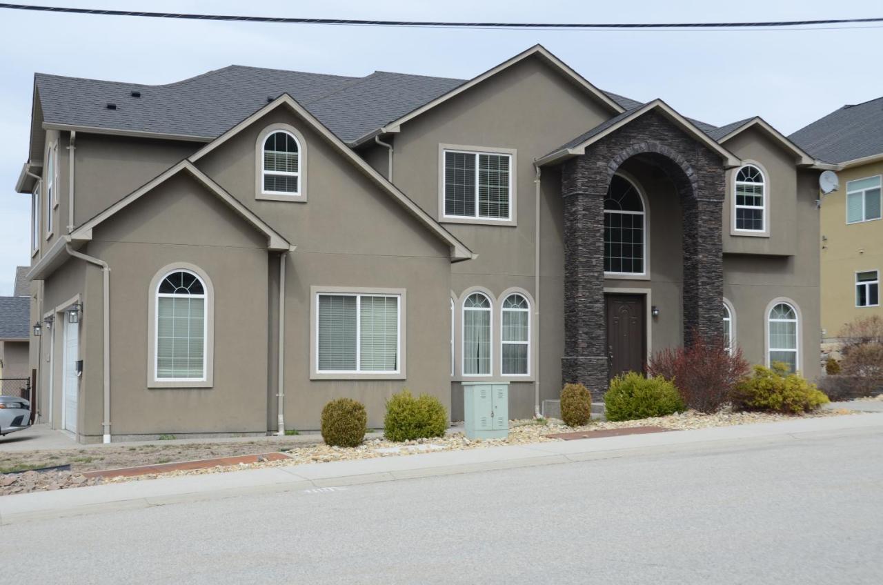 The Vacation House Bed & Breakfast Penticton Exterior photo